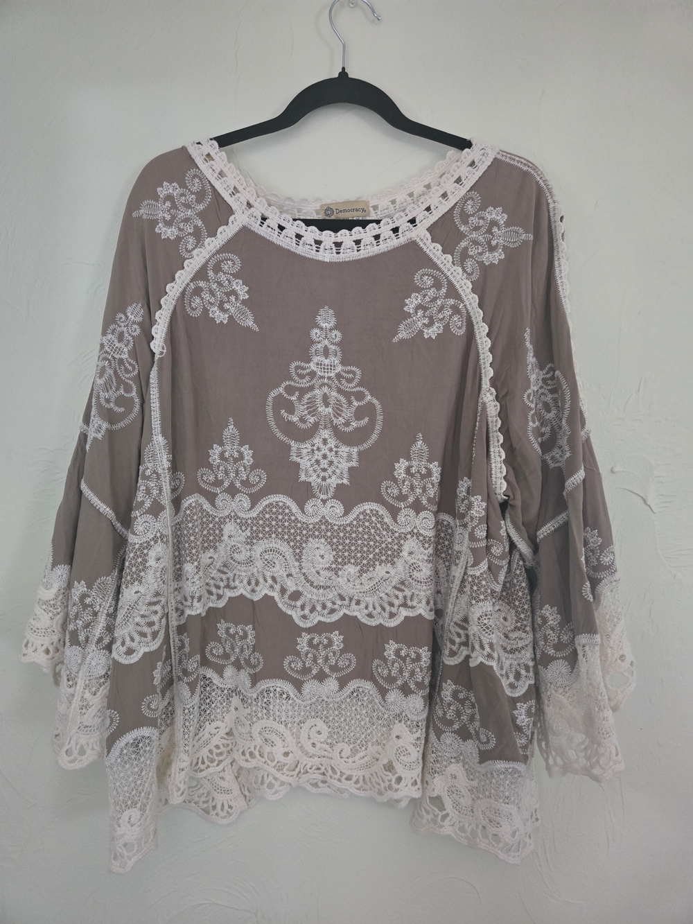 Embroidered Lace Trim Taupe Boho Top, Democracy Size 2X Taupe Embroidered Lac